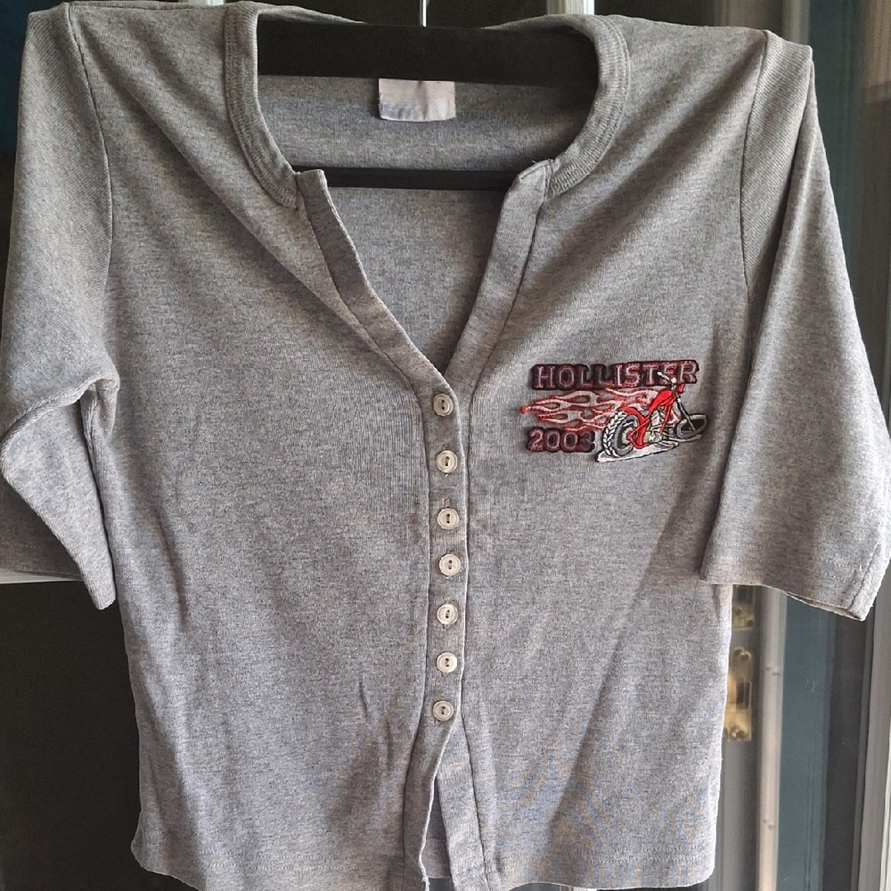 Hollister Women Gray Graphic Button-Down Shirt